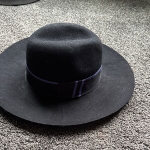 Halogen hat